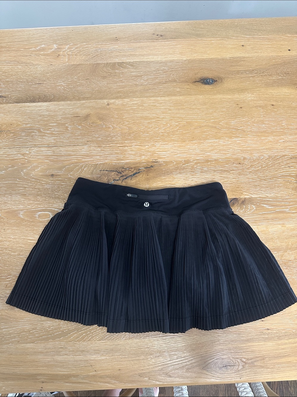 Lululemon size 6 pleated skirt